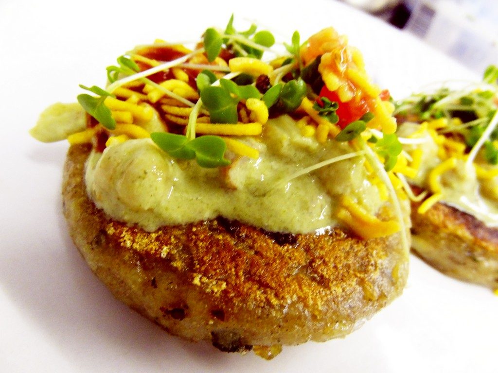 #SpicyChat Tugs at Your Heart with a Childhood Fav. Street Food: Aloo Tikki Chaat via @thespiceclub